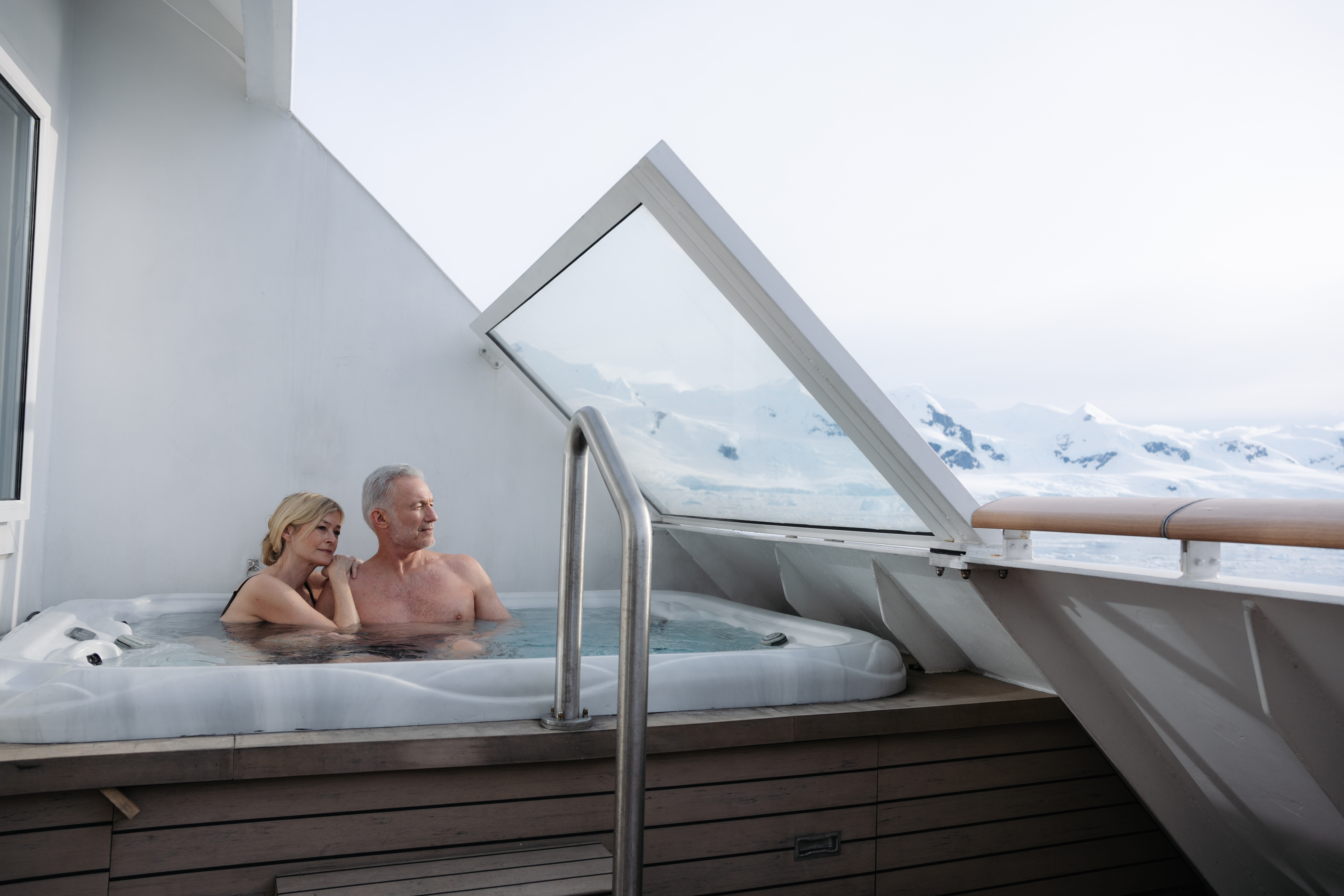 Expedition Suite | Corner suite with balcony